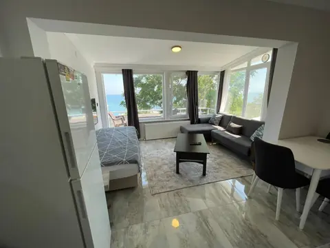 2 No'lu daire — deniz manzaralı geniş salon